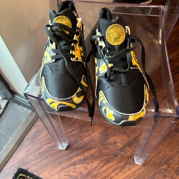 Versace Black and Gold Medusa Sneakers - Picture 8 of 8